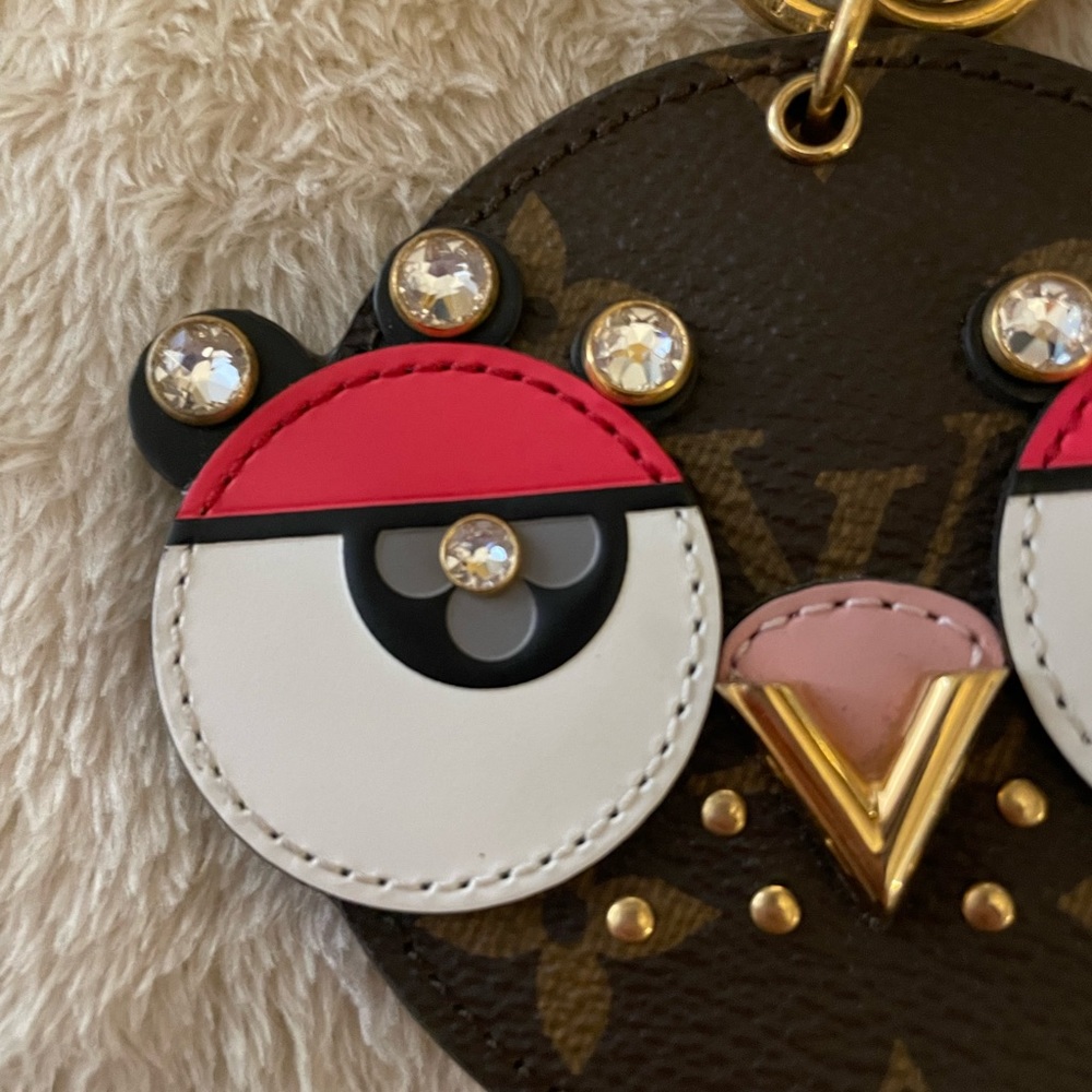 Limited edition:  New Louis Vuitton Owl Keychain Bag Charm with box and … - Picture 6 of 14